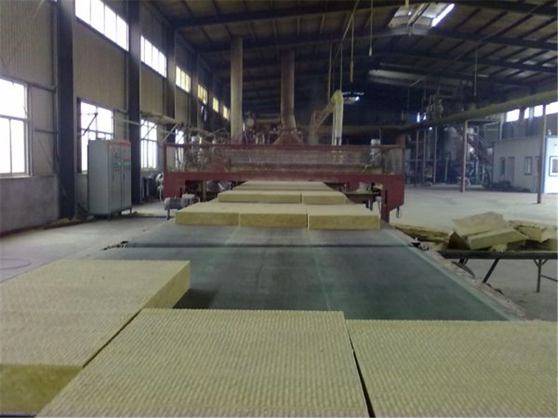 朝阳彩钢岩棉复合板生产厂