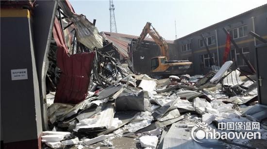 北京朝阳区拆除3000余平米隐患突出彩钢板违法建筑