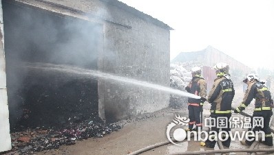 淄博市一生产大棚保温被厂家仓库发生火灾